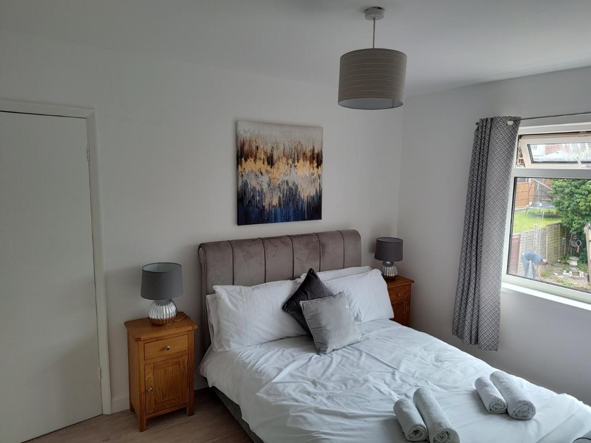Wavertree Drive 3 Bed Contractor Home In Leicester Buitenkant foto