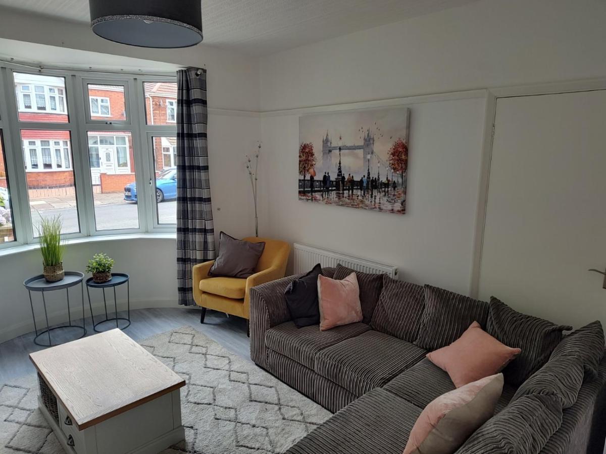 Wavertree Drive 3 Bed Contractor Home In Leicester Buitenkant foto