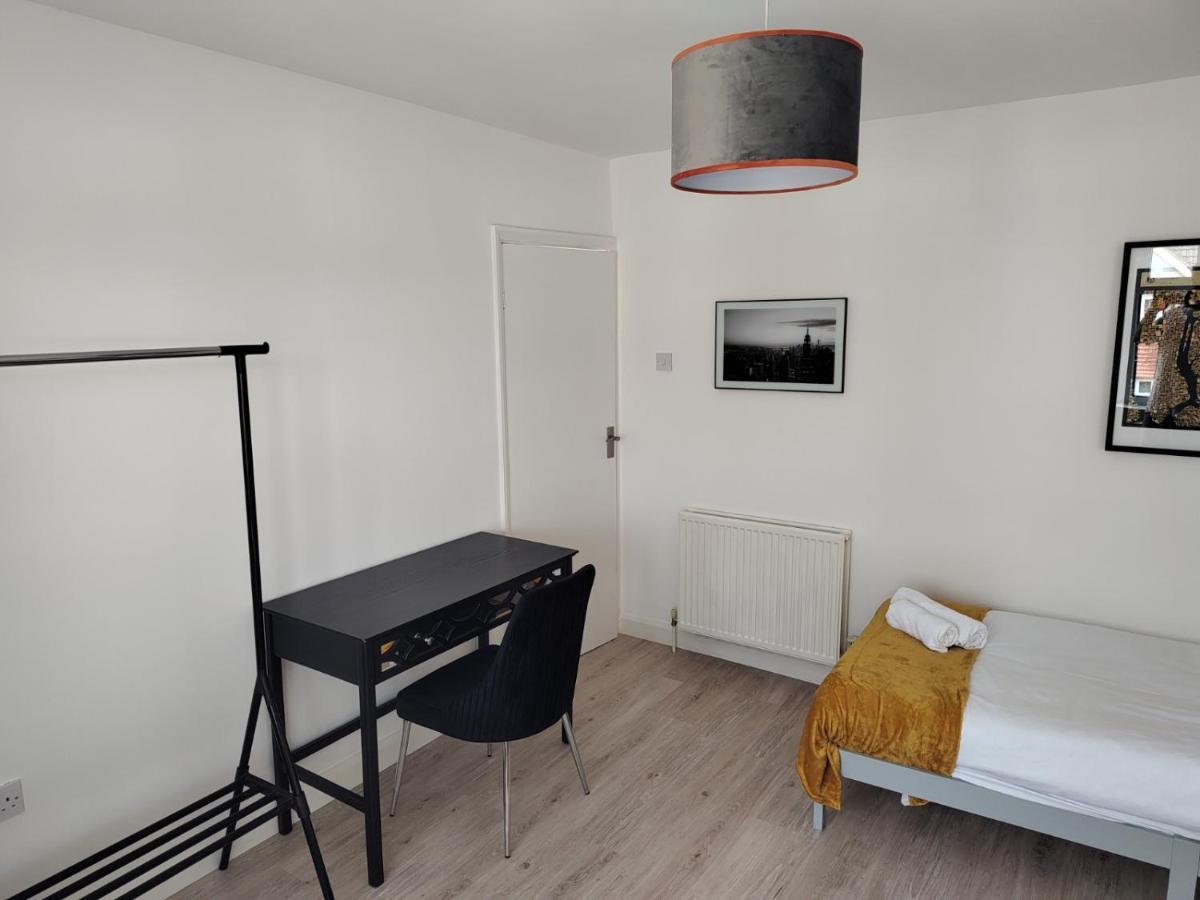 Wavertree Drive 3 Bed Contractor Home In Leicester Buitenkant foto